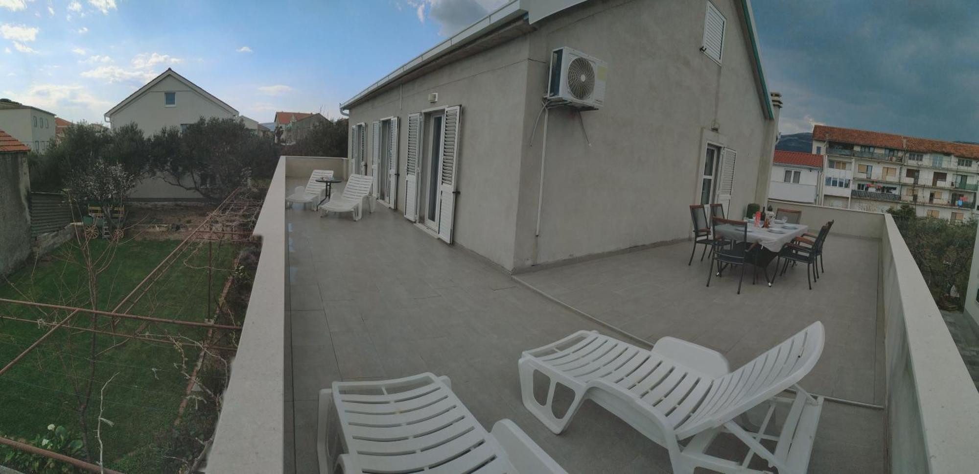 Perivoj Apartment Kastela Luaran gambar